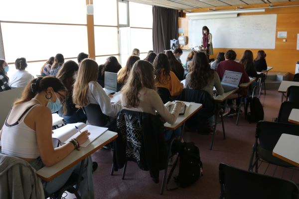 Students at the Autonomous University of Barcelona (by Albert Segura Lorrio)